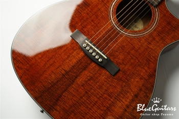 OM-260CE DELUXE BLACKWOOD - Natural