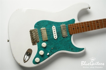 Model S. #141 Light Aged - White Blonde with Orii Blue