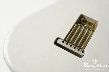 Model S. #141 Light Aged - White Blonde with Orii Blue