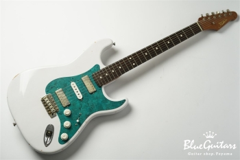 Model S. #142 Light Aged - White Blonde with Orii Blue