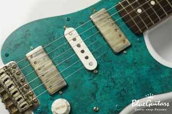 Model S. #142 Light Aged - White Blonde with Orii Blue