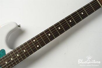 Model S. #142 Light Aged - White Blonde with Orii Blue