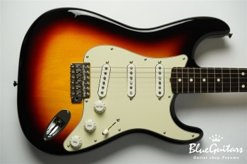 Made in Japan Traditional 60s Stratocaster - 3 Color Sunburst