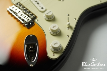Made in Japan Traditional 60s Stratocaster - 3 Color Sunburst