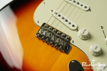 Made in Japan Traditional 60s Stratocaster - 3 Color Sunburst