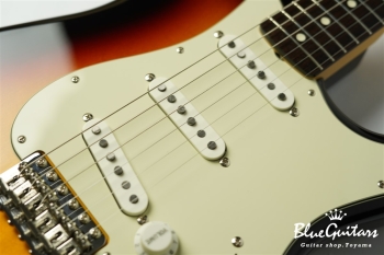 Made in Japan Traditional 60s Stratocaster - 3 Color Sunburst