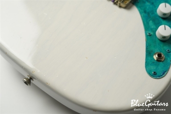 IRIS Standard #143 - White Blonde with Art Texture