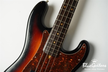P-BASS Style - 3-Tone Sunburst