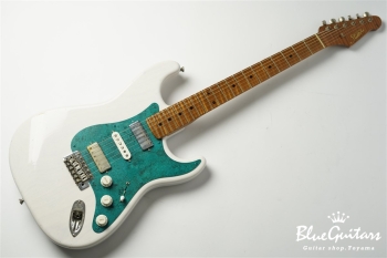 Model S. #145 Light Aged - White Blonde with Orii Blue