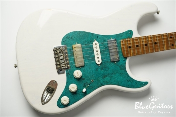 Model S. #145 Light Aged - White Blonde with Orii Blue