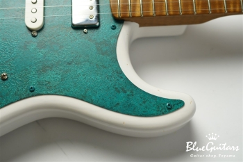 Model S. #145 Light Aged - White Blonde with Orii Blue