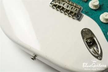 Model S. #145 Light Aged - White Blonde with Orii Blue