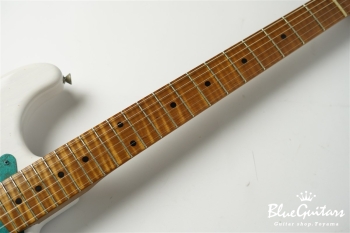 Model S. #145 Light Aged - White Blonde with Orii Blue