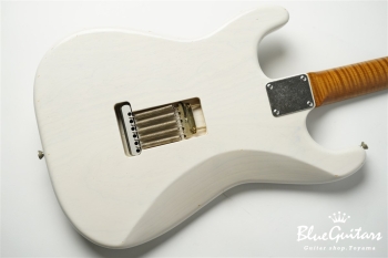 Model S. #145 Light Aged - White Blonde with Orii Blue