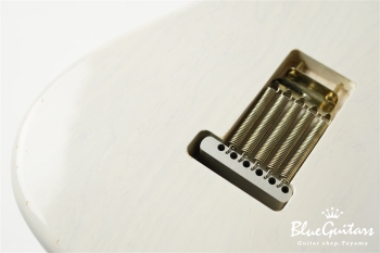 Model S. #145 Light Aged - White Blonde with Orii Blue