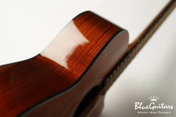 OM-260CE DELUXE BLACKWOOD - Natural