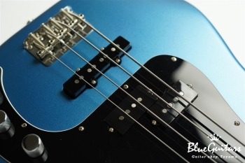 American Performer Precision Bass - Satin Lake Placid Blue