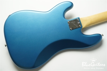 American Performer Precision Bass - Satin Lake Placid Blue