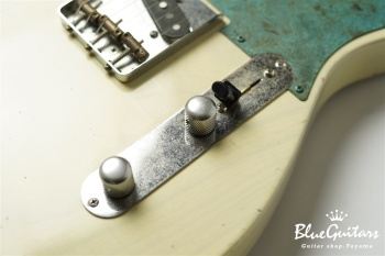 Model T. #147 Light Aged - Aged White Blonde with Green