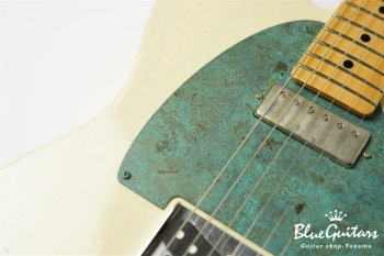 Model T. #147 Light Aged - Aged White Blonde with Green