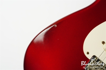 American Vintage ’57 Stratocaster - Candy Apple Red