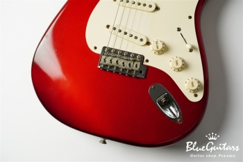 American Vintage ’57 Stratocaster - Candy Apple Red