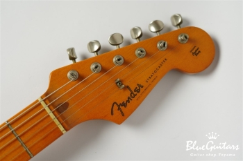 American Vintage ’57 Stratocaster - Candy Apple Red