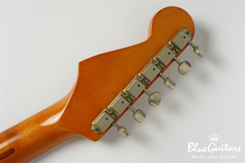 American Vintage ’57 Stratocaster - Candy Apple Red