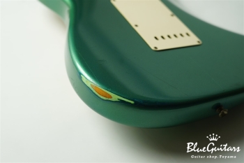 American Vintage ’62 Stratocaster - Ocean Turquoise Metallic