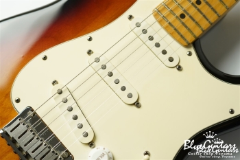 American Standard Stratocaster - 3 Color Sunburst
