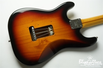 American Standard Stratocaster - 3 Color Sunburst