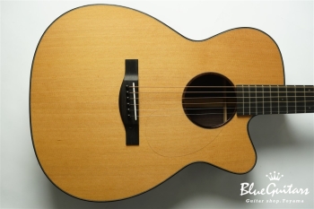 Acoustic Model OM. Cutaway Cedar/Indian Rosewood