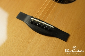 Acoustic Model OM. Cutaway Cedar/Indian Rosewood