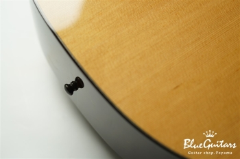 Acoustic Model OM. Cutaway Cedar/Indian Rosewood