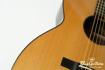 Acoustic Model OM. Cutaway Cedar/Indian Rosewood
