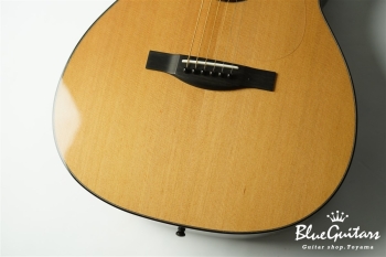 Acoustic Model OM. Cutaway Cedar/Indian Rosewood
