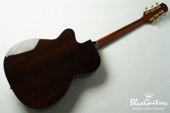 Acoustic Model OM. Cutaway Cedar/Indian Rosewood