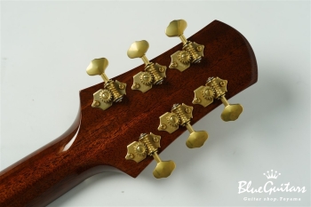 Acoustic Model OM. Cutaway Cedar/Indian Rosewood