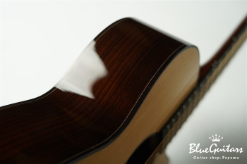Acoustic Model OM. Cutaway Cedar/Indian Rosewood