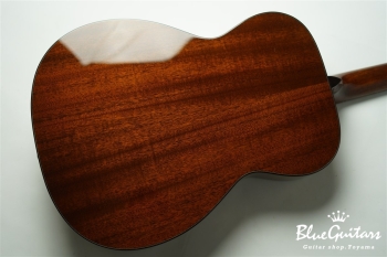 Acoustic Model OM. Sitka Spruce/African Mahogany