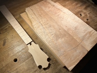 Cirrus Easel  Ichika Specs