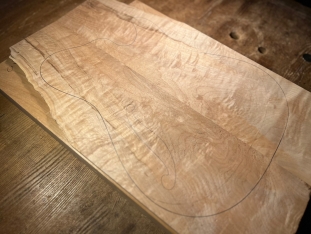 Cirrus Easel  Ichika Specs