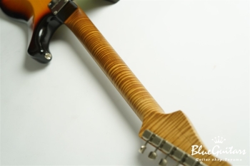 XSC-1 - 3Tone Sunburst Light Aged / Alder / Rosewood / Roasted Flame Maple Master Grade # 237