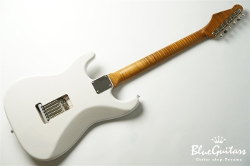 Model S. #150 Light Aged - White Blonde with Orii Blue