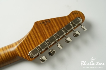 Model S. #150 Light Aged - White Blonde with Orii Blue