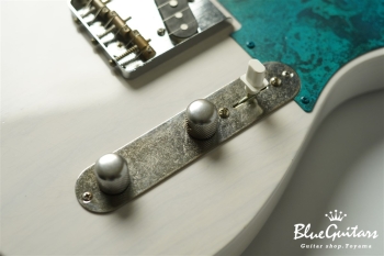 Model T. #160 Light Aged - White Blonde with Blue