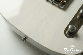 Model T. #160 Light Aged - White Blonde with Blue