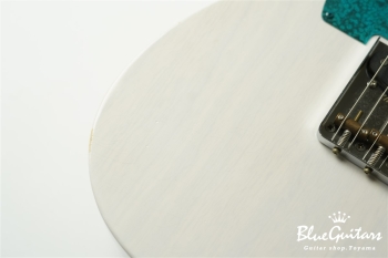 Model T. #160 Light Aged - White Blonde with Blue