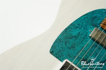 Model T. #160 Light Aged - White Blonde with Blue