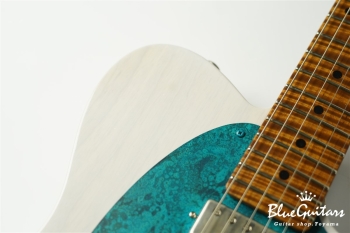 Model T. #160 Light Aged - White Blonde with Blue